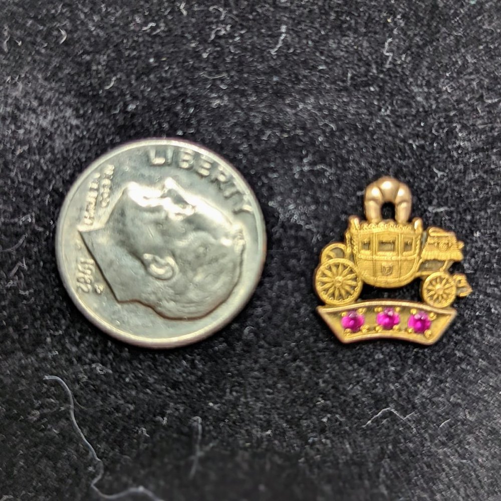 10kt Gold and Rubies "Princess" Carriage Pendant - Picture 3 of 3